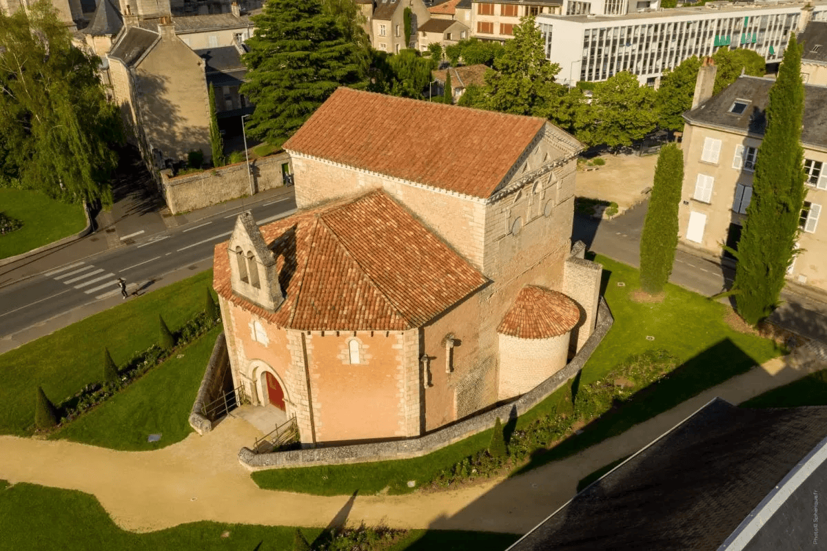 Click image for larger version

Name:	office-tourisme-poitiers-visitpoitiers-baptistere-saint-jean-3-1200x800.jpg.png
Views:	58
Size:	589.3 KB
ID:	32381